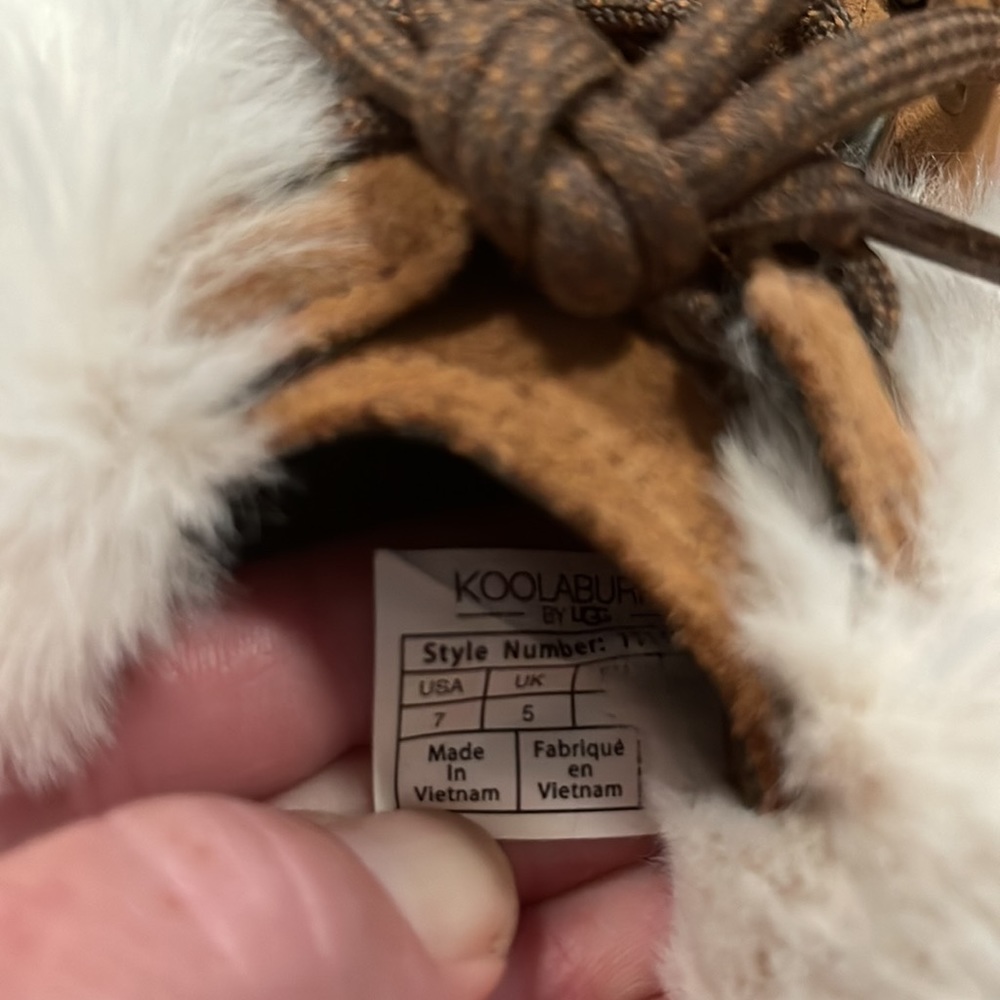 Koolaburra Tynlee Lace-Up Winter Boots for Outside Walking Boots Trendy - Picture 11 of 11